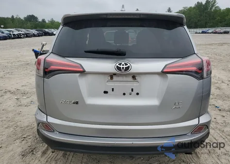 2018 Toyota Rav4 Le z USA, uszkodzony, nr VIN JTMBFREV8JJ207697